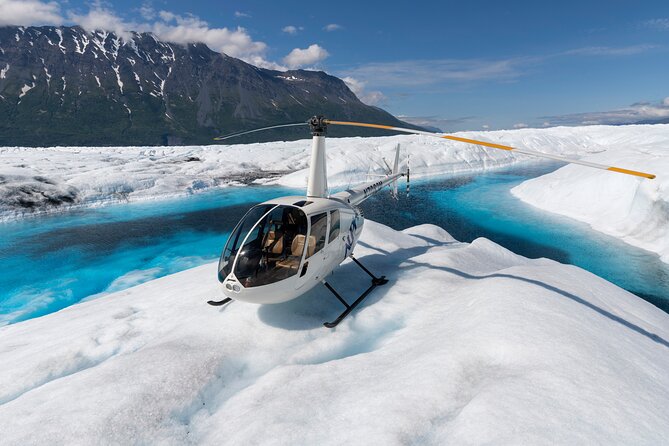 esploratore in elicottero del ghiacciaio matanuska